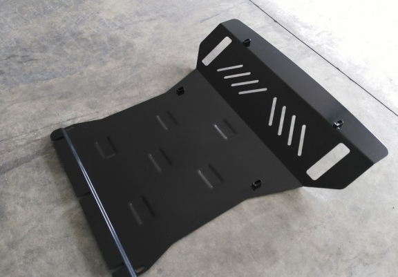 Cache sous moteur et de la radiateur Mitsubishi Pajero 4 (V80, V90)