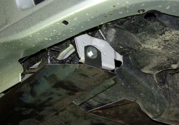 Cache sous moteur et de la boîte de vitesse Nissan Almera Tino