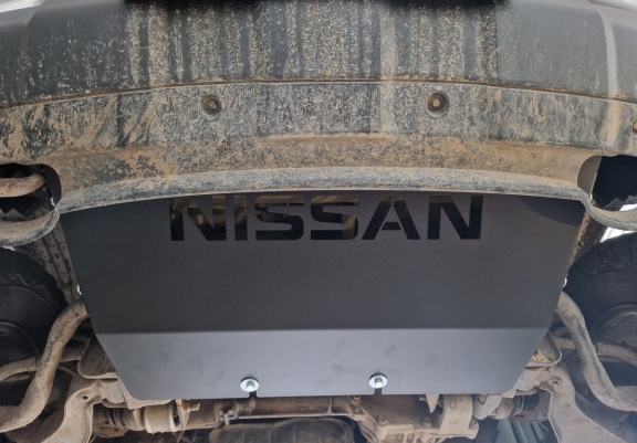 Cache de protection de radiateur Nissan Navara D40