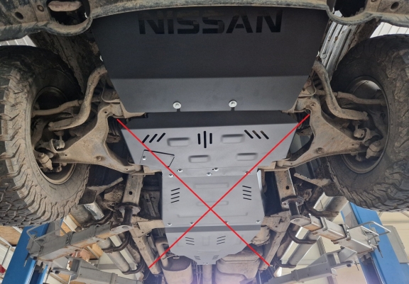 Cache de protection de radiateur Nissan Navara D40