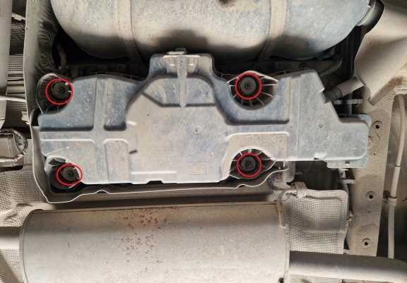 Cache de protection réservoir AdBlue Citroen Jumper