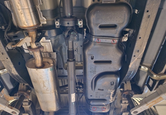 Cache de protection de réservoir Volkswagen Amarok 2 