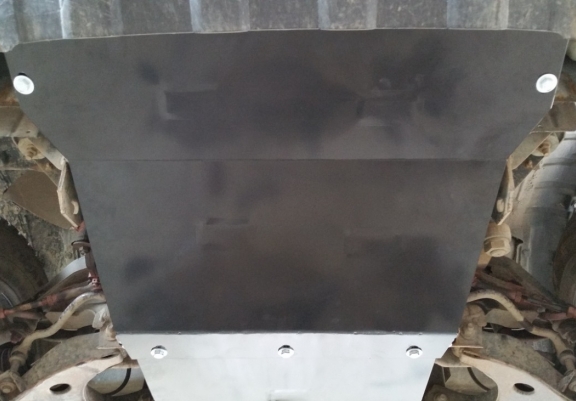 Cache sous moteur et de la radiateur Nissan Navara D22