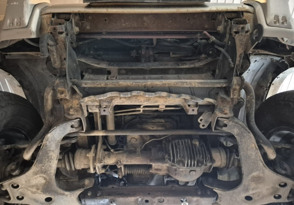 Cache sous moteur et de la radiateur Mitsubishi Pajero 3 (V60, V70)