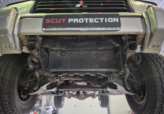Cache sous moteur et de la radiateur Mitsubishi Pajero 3 (V60, V70)