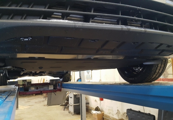 Cache de protection sous moteur et de la boîte de vitesse  Mercedes Viano W447 2.2 D, 4x4