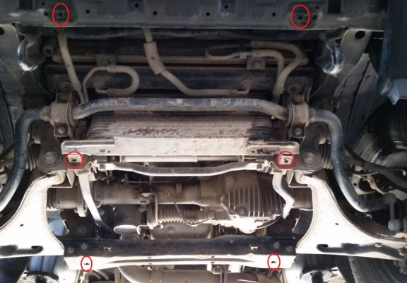 Cache sous moteur et de la radiateur Mitsubishi Pajero 4 (V80, V90)
