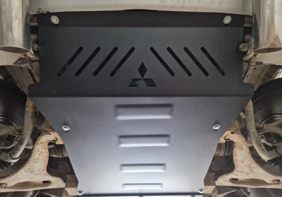 Cache sous moteur et de la radiateur Mitsubishi Pajero 3 (V60, V70) Vers 2.0