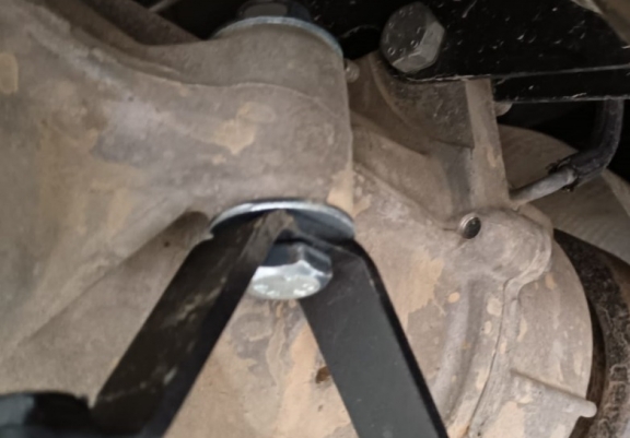 Cache de protection du différentiel en aluminium Dacia Duster 4x4
