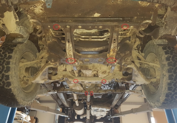 Cache sous moteur et de la radiateur Toyota Hilux