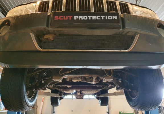 Cache sous moteur et de la boîte de vitesse Jeep Commander